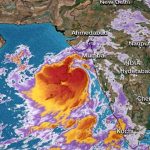 Desalojan 300 mil personas en costa oeste de India por paso de ciclón