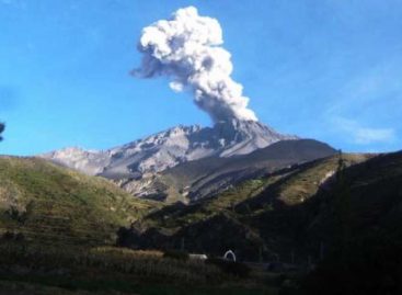 Casi 30 mil afectados en Perú por erupción de volcán Ubinas