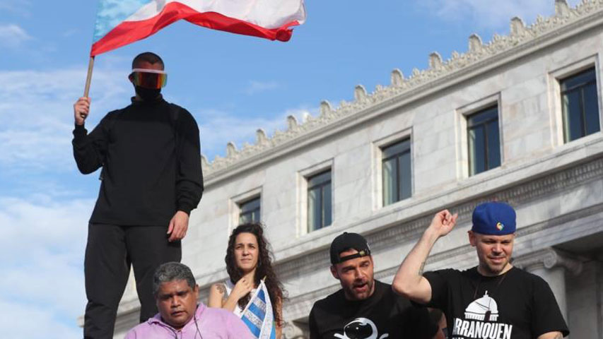 Artistas se unen a masiva protesta para exigir salida de gobernador de Puerto Rico