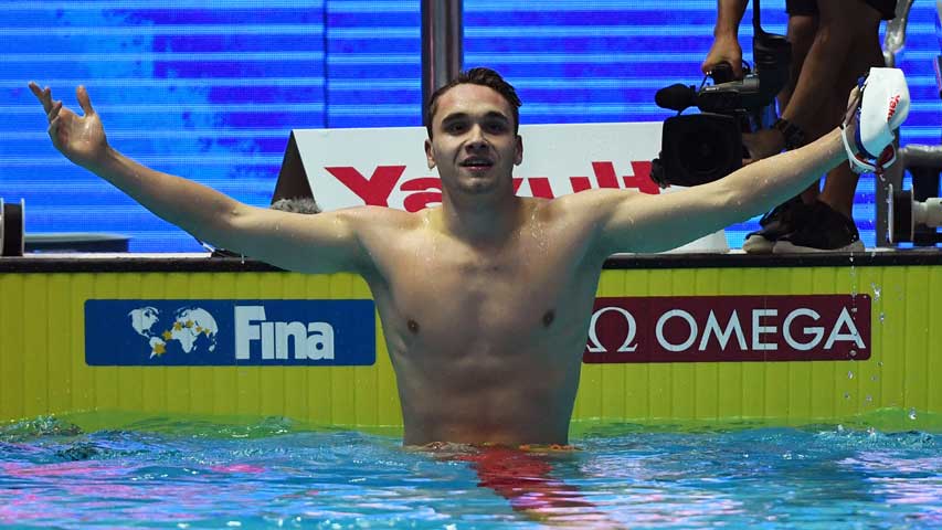 Kristof Milak bate récord de Michael Phelps en 200 mariposa