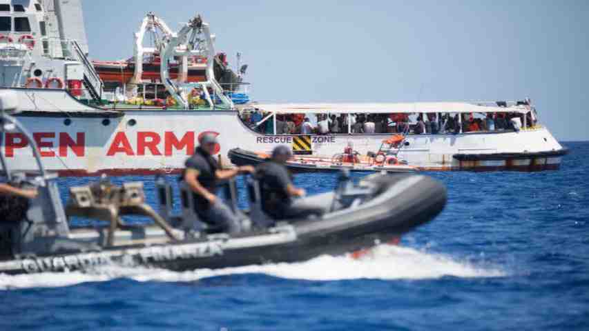 Open Arms corregirá anomalías detectadas en Italia para poder volver al mar