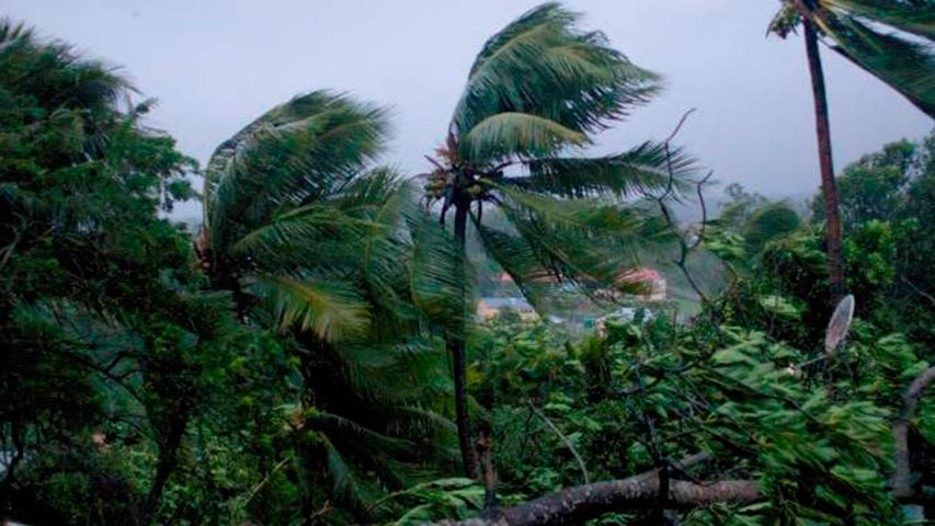 Trump advierte de «nueva gran tormenta» cercana a Puerto Rico