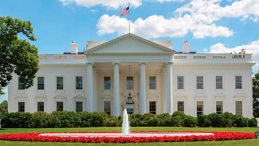 La transcripción de la llamada que llevaría a Trump al «impeachment»