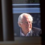 Hospitalizan al candidato demócrata Bernie Sanders
