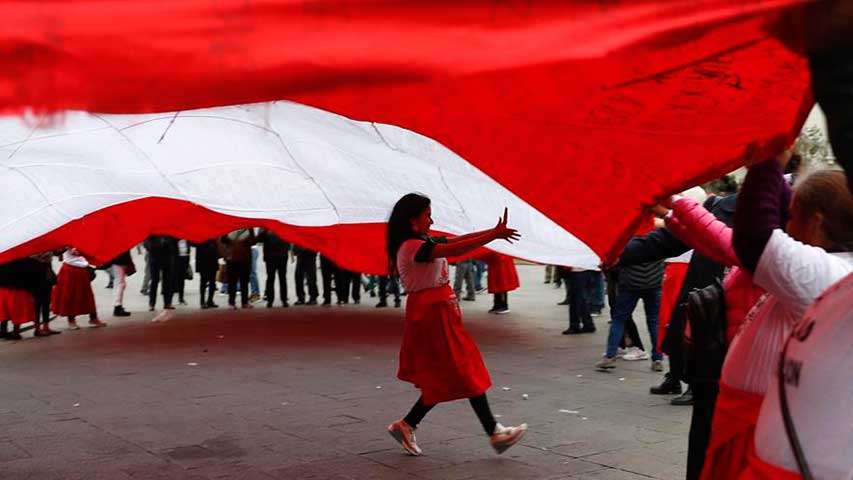 Tranquilidad en Perú un día después de la disolución del Congreso