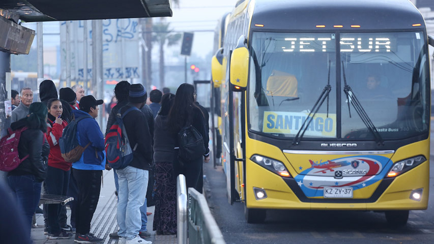 Chile despierta «en calma» y trata de recuperar la normalidad