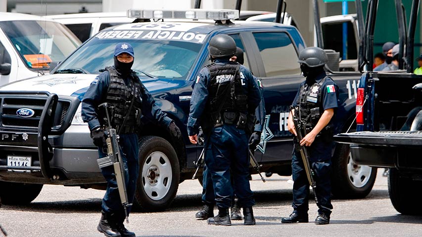 Mueren 14 policías en ataque al occidente de México
