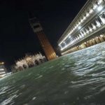 Venecia sufre su peor inundación desde 1966