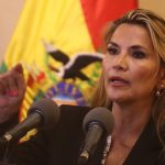 Áñez apuesta a un gabinete de línea dura para superar crisis en Bolivia