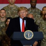 Trump anuncia nuevo diálogo con talibanes tras visita sorpresa a Afganistán