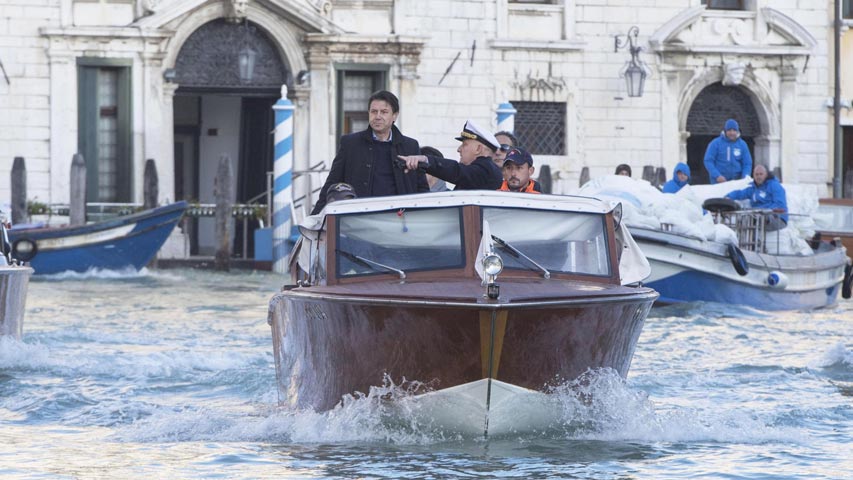 El «agua alta» no da tregua a Venecia y alcanza los 154 centímetros