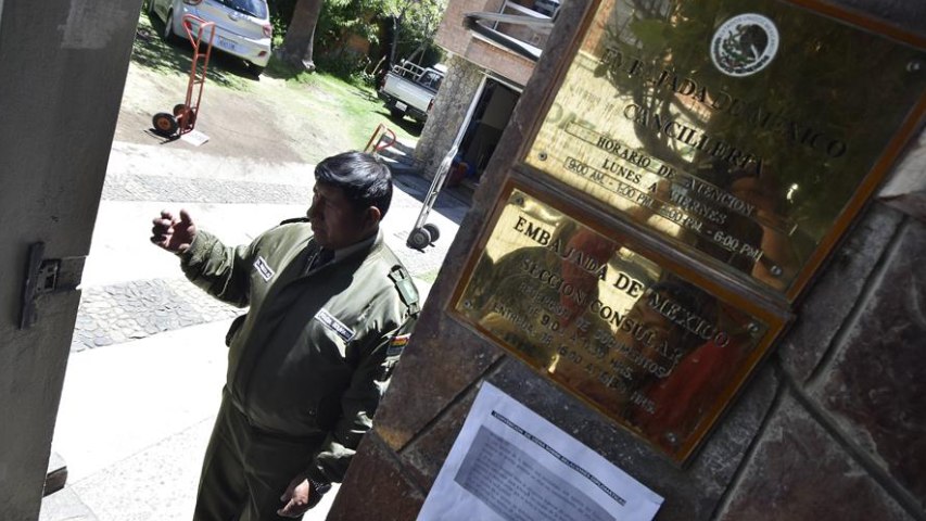 México dijo que la Policía boliviana bloqueó a diplomáticos españoles