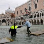 Niveles de agua vuelve a subir en Venecia y alcanza los 144 centímetros