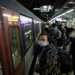 Gobierno chino casi paralizada reconoce falta de material contra virus