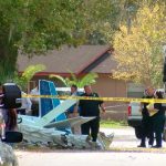 Dos personas mueren al estrellarse avioneta contra una vivienda en EEUU