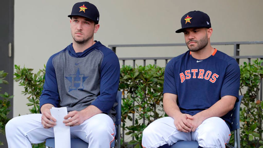Altuve y Bregman se disculpan por acciones de Astros
