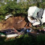 Un migrante muerto y 45 heridos tras volcarse un camión en México