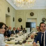 Madrid cierra los colegios y recomienda el teletrabajo por el coronavirus