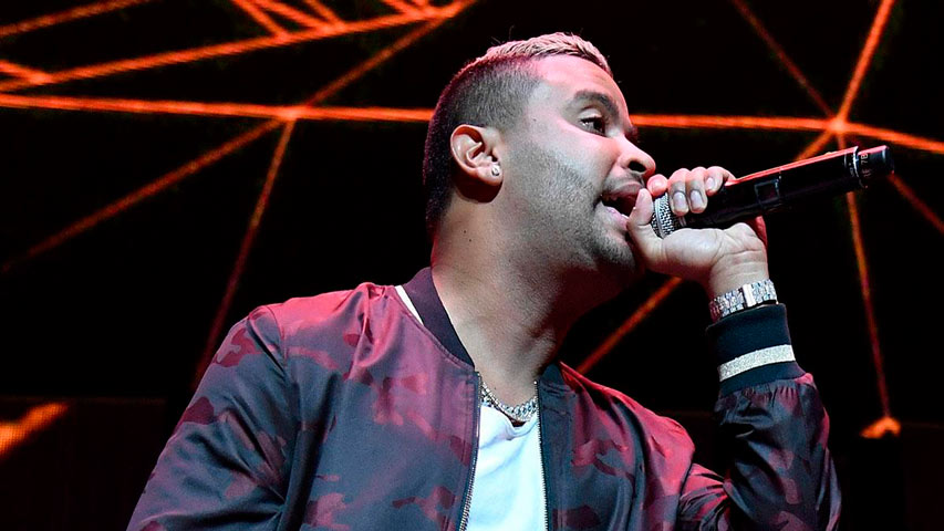 El cantante puertorriqueño Zion es internado en un hospital en México