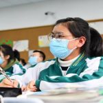 Pekín retomará educación secundaria el 27 de abril