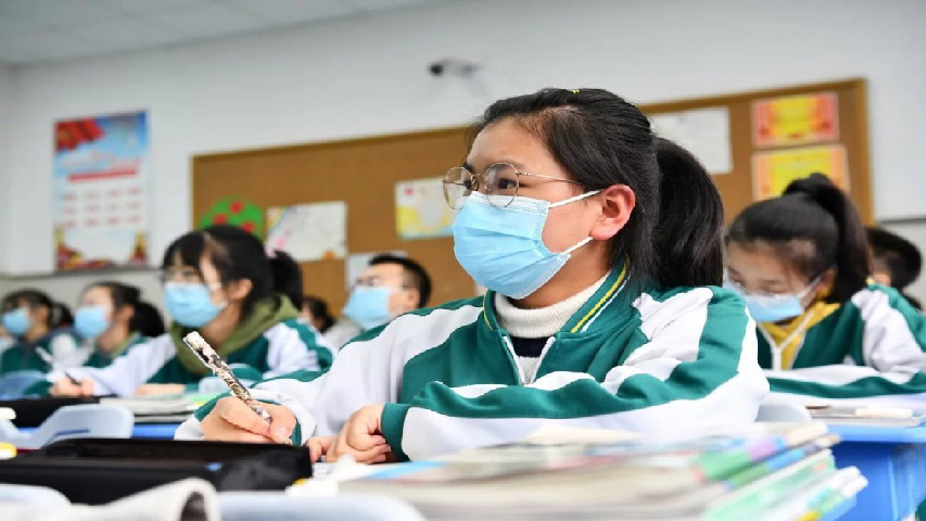 Pekín retomará educación secundaria el 27 de abril