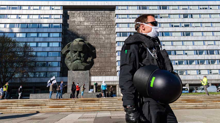 Alemania reconoce que la normalidad no volverá a las aulas antes del verano