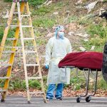 NY utiliza fosas comunes por el aumento de fallecidos de Covid-19