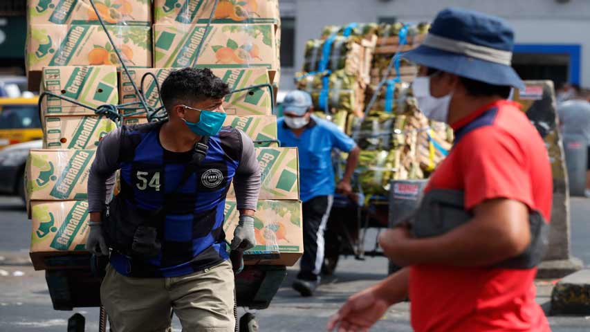 Perú llega a casi 55 mil casos de coronavirus