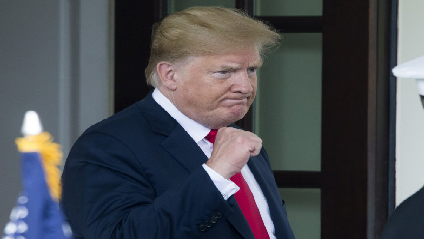 Trump insinúa que podría ser presidente durante nueve o 13 años más