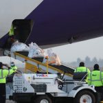 México recibe 211 ventiladores procedentes de EEUU