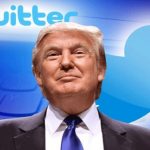 Trump amenaza con «regular o cerrar» redes tras verificación de Twitter