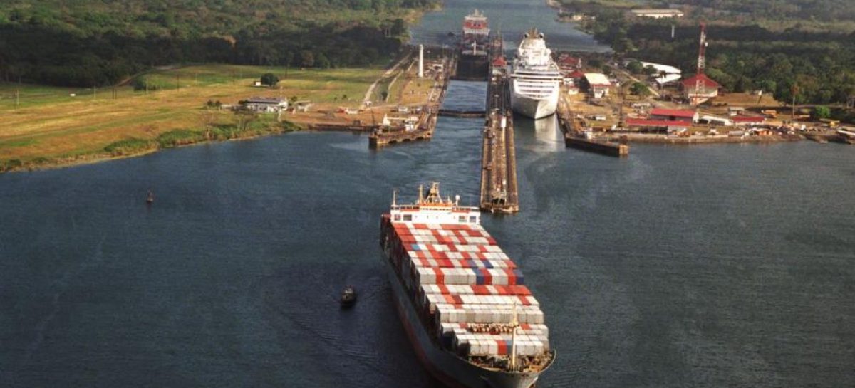 Canal de Panamá investiga desbordamiento en la línea oeste